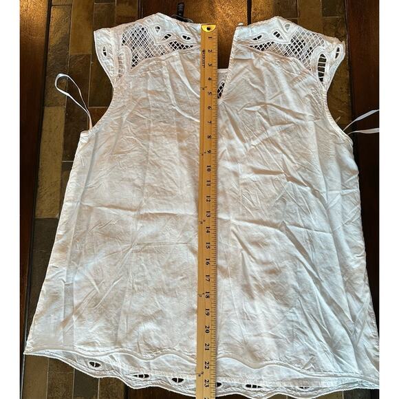 white house black market White Mesh And Cutwork Shell Sleeveless Blouse Medium - Picture 5 of 8